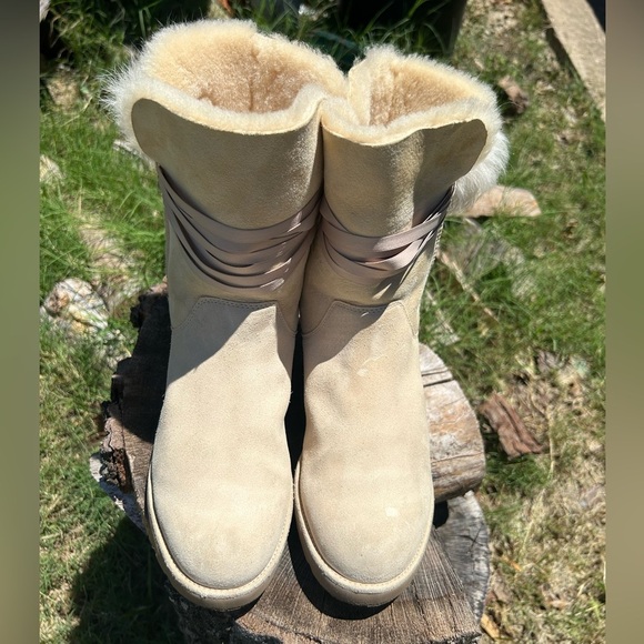 UGG Australia Brita cream boot in suede & sheepskin with fluffy Pom-Pom Sz-10. R - Picture 6 of 16